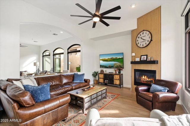 10747 E GREENWAY Road, Scottsdale, AZ 85255