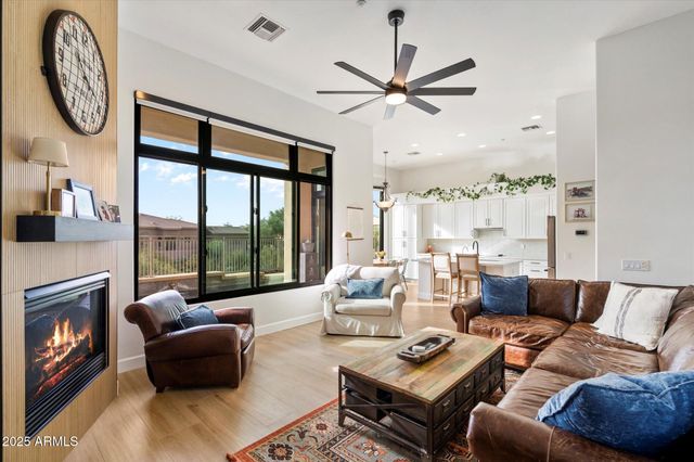 10747 E GREENWAY Road, Scottsdale, AZ 85255