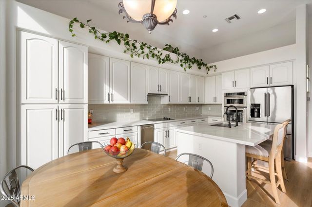 10747 E GREENWAY Road, Scottsdale, AZ 85255