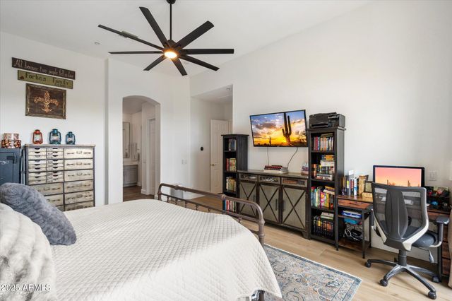 10747 E GREENWAY Road, Scottsdale, AZ 85255