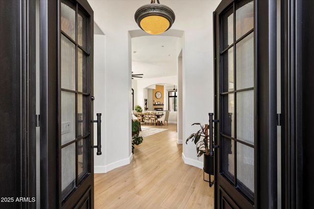 10747 E GREENWAY Road, Scottsdale, AZ 85255