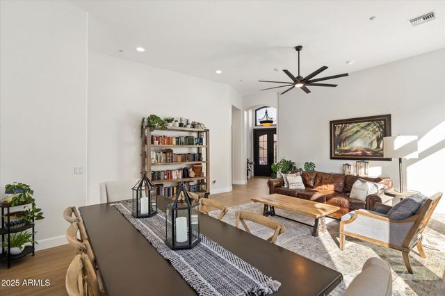 10747 E GREENWAY Road, Scottsdale, AZ 85255