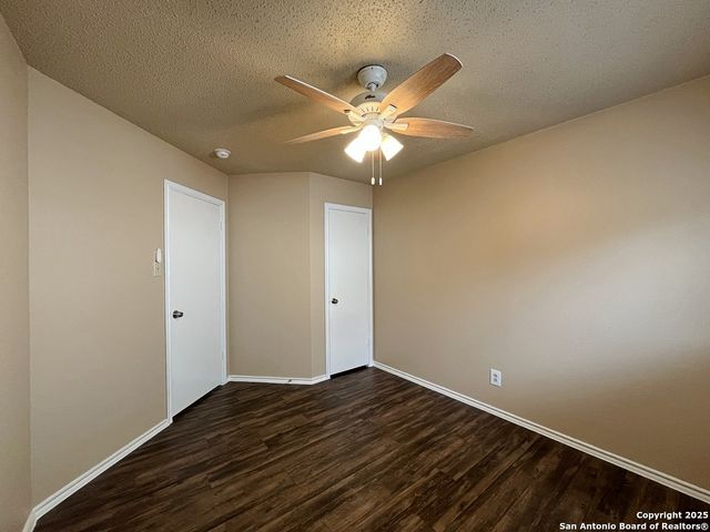 6847 Canary Meadow, Converse, TX 78109