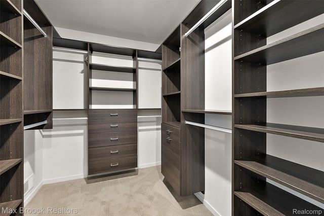 1136 Norminister End, Bloomfield Charter Township, MI 48302