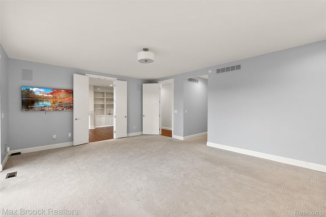 1136 Norminister End, Bloomfield Charter Township, MI 48302