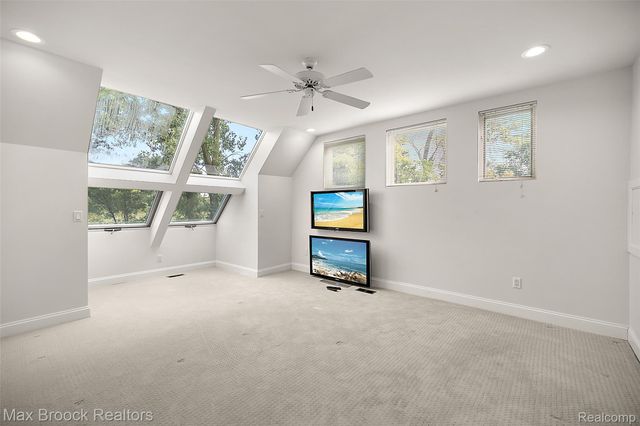 1136 Norminister End, Bloomfield Charter Township, MI 48302