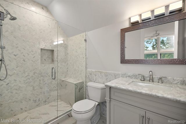 1136 Norminister End, Bloomfield Charter Township, MI 48302