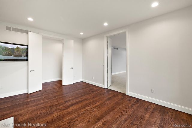 1136 Norminister End, Bloomfield Charter Township, MI 48302