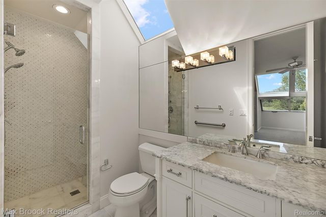 1136 Norminister End, Bloomfield Charter Township, MI 48302