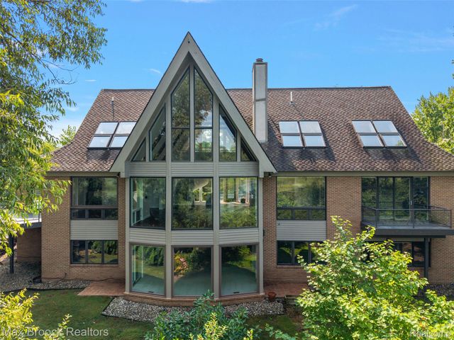 1136 Norminister End, Bloomfield Charter Township, MI 48302
