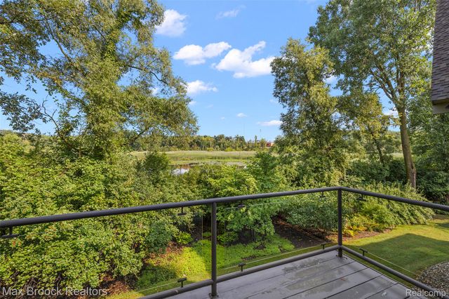 1136 Norminister End, Bloomfield Charter Township, MI 48302