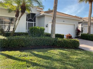 135 Glen Eagle CIR, Naples, FL 34104
