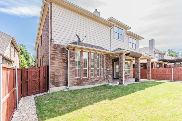 216 Florence Drive, Lewisville, TX 75056