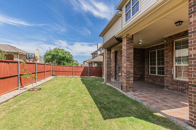 216 Florence Drive, Lewisville, TX 75056