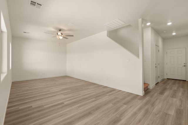 1640 Saddleback NE, Rio Rancho, NM 87144