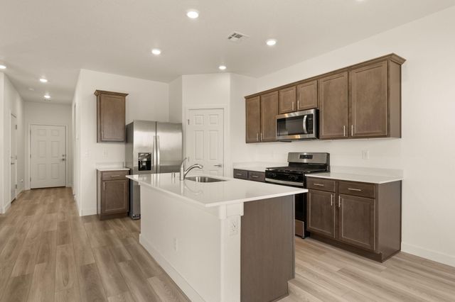 1640 Saddleback NE, Rio Rancho, NM 87144