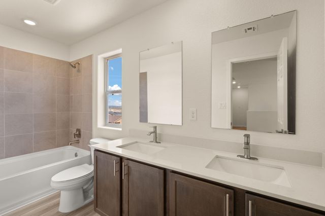 1640 Saddleback NE, Rio Rancho, NM 87144