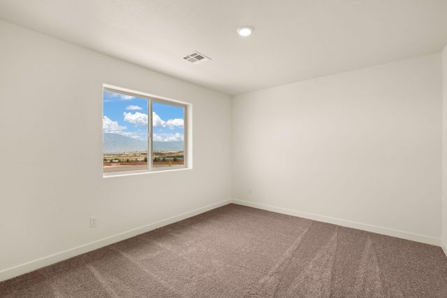 1640 Saddleback NE, Rio Rancho, NM 87144