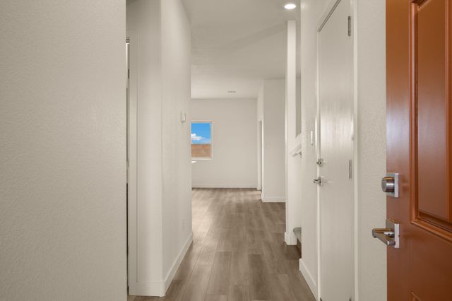 1640 Saddleback NE, Rio Rancho, NM 87144