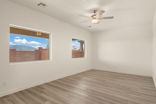 1640 Saddleback NE, Rio Rancho, NM 87144
