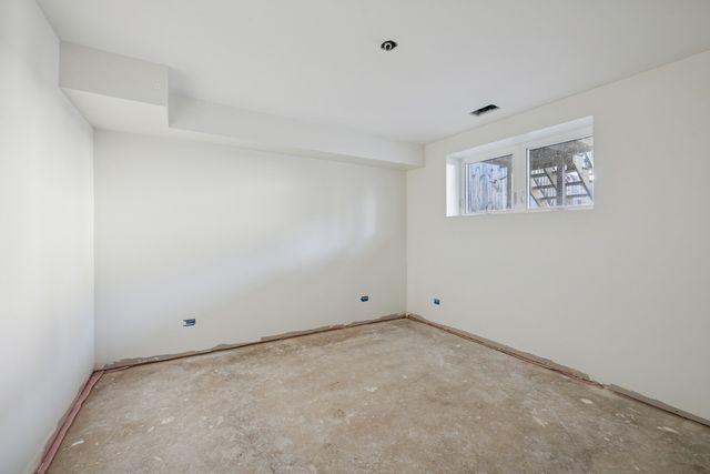 3538 W Le Moyne Street, Chicago, IL 60651