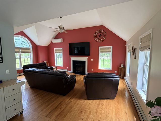 173 Oak Hill Road, Barrington, NH 03825