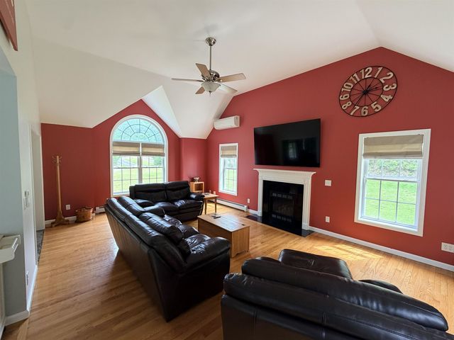 173 Oak Hill Road, Barrington, NH 03825