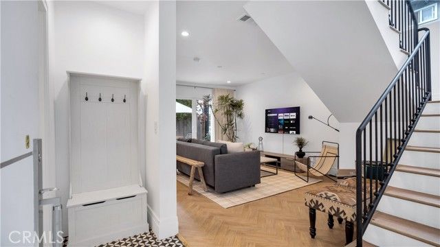 1347 Seward, Los Angeles, CA 90028