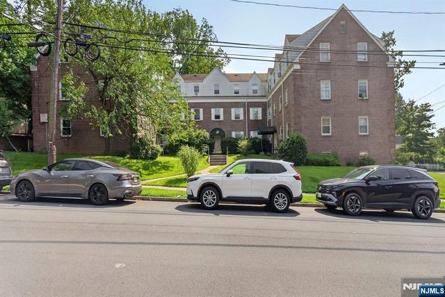 140 W Englewood Avenue 5B, Teaneck, NJ 07666