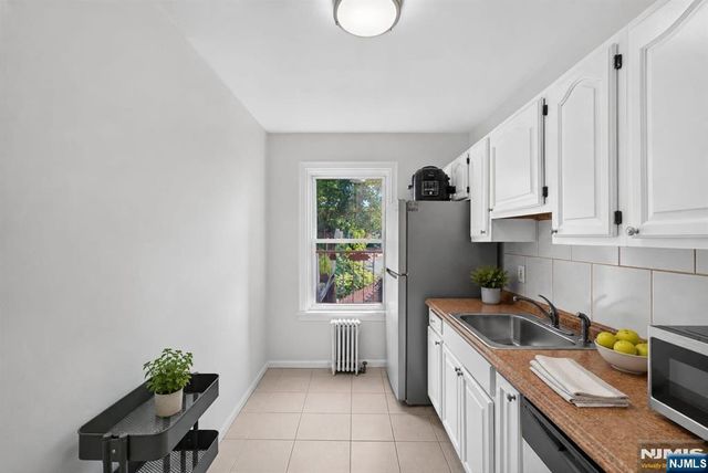 140 W Englewood Avenue 5B, Teaneck, NJ 07666
