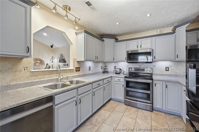 2105 Saint Nicholas Drive, Hope Mills, NC 28348