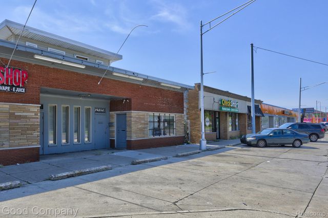 19884 Kelly Road, Harper Woods, MI 48225