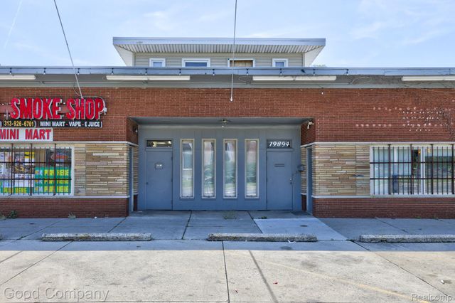 19884 Kelly Road, Harper Woods, MI 48225