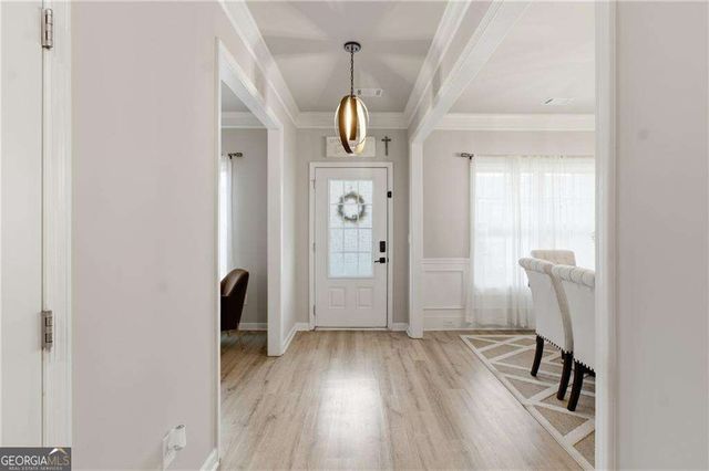 106 Creekside Bluff Way, Auburn, GA 30011