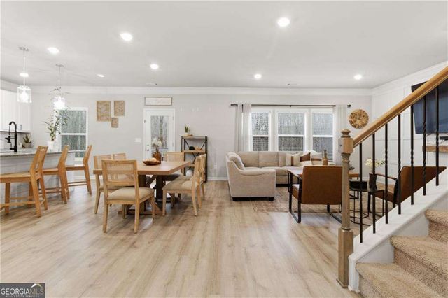 106 Creekside Bluff Way, Auburn, GA 30011