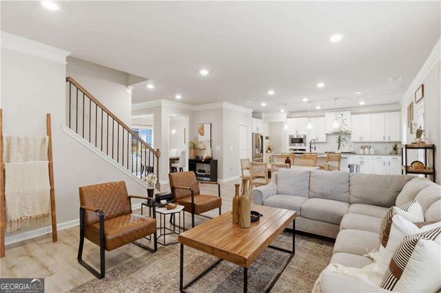 106 Creekside Bluff Way, Auburn, GA 30011