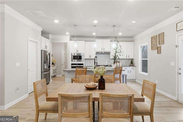 106 Creekside Bluff Way, Auburn, GA 30011