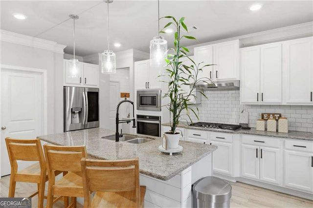 106 Creekside Bluff Way, Auburn, GA 30011