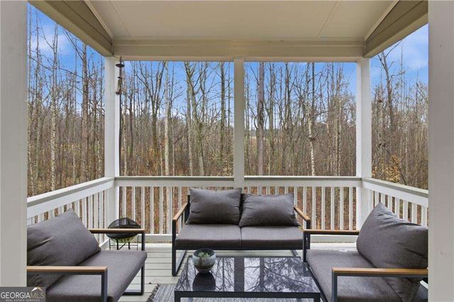 106 Creekside Bluff Way, Auburn, GA 30011