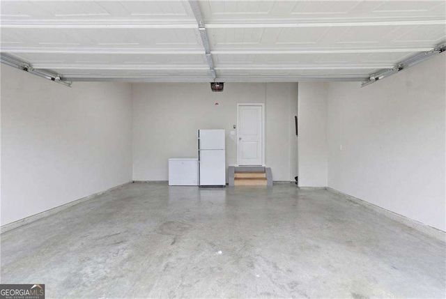 106 Creekside Bluff Way, Auburn, GA 30011