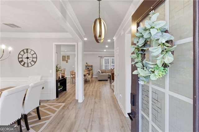 106 Creekside Bluff Way, Auburn, GA 30011