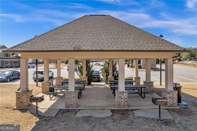 106 Creekside Bluff Way, Auburn, GA 30011