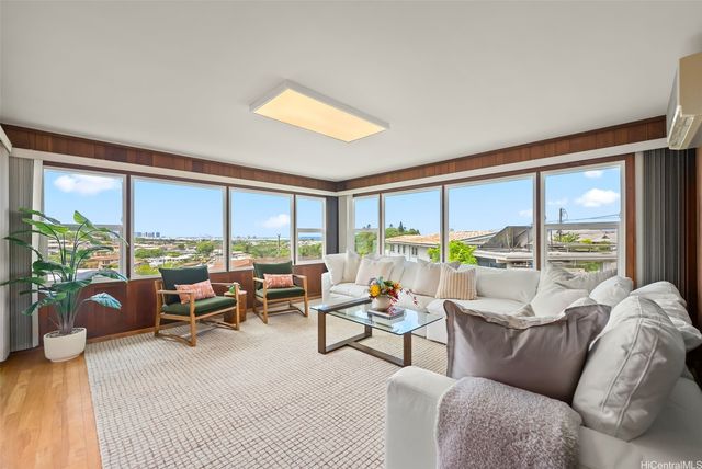2193 Ala Mahamoe Street, Honolulu, HI 96819