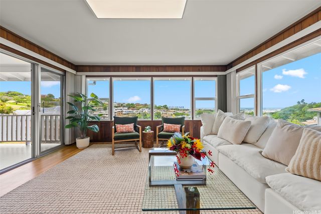 2193 Ala Mahamoe Street, Honolulu, HI 96819