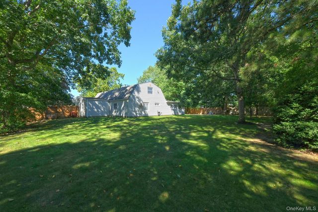 11 Crooked Pine Drive, Medford, NY 11763
