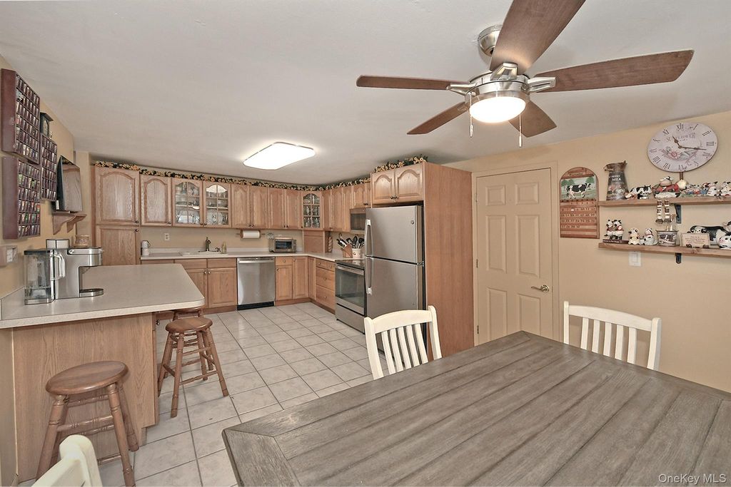 11 Crooked Pine Drive, Medford, NY 11763 — photo 5