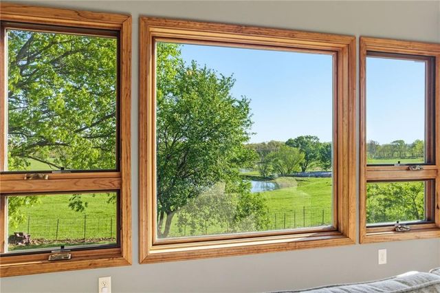 3910 Carter Drive, Smithville, MO 64089