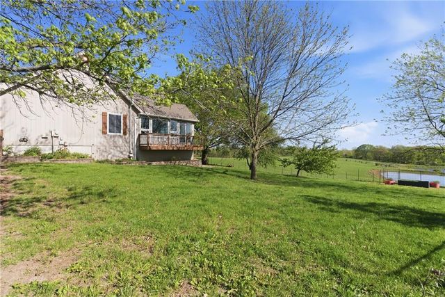 3910 Carter Drive, Smithville, MO 64089