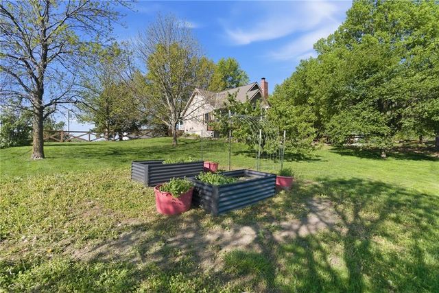 3910 Carter Drive, Smithville, MO 64089