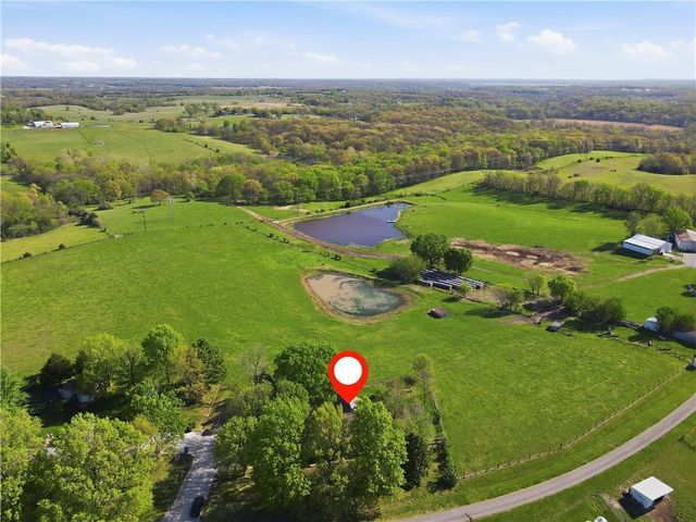 3910 Carter Drive, Smithville, MO 64089